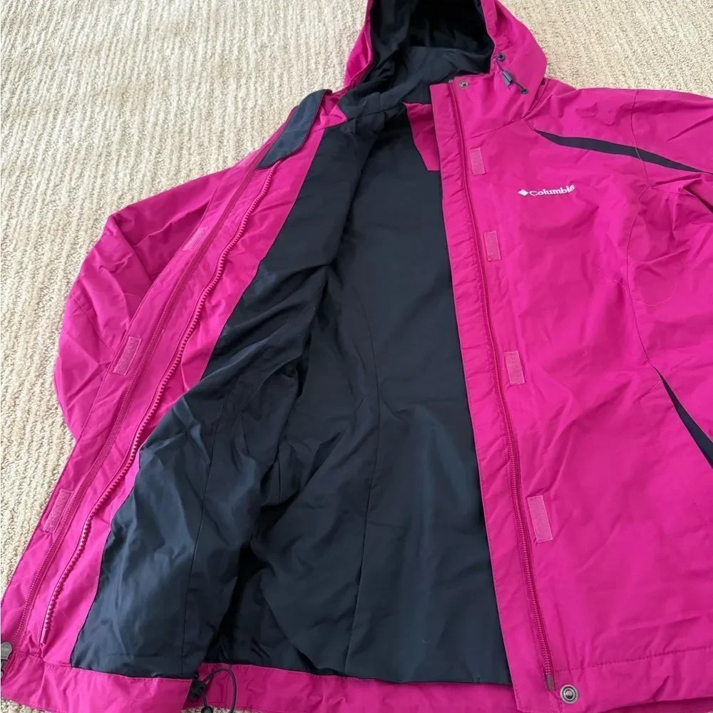 Columbia Woman's Pink Omni-shield Jacket